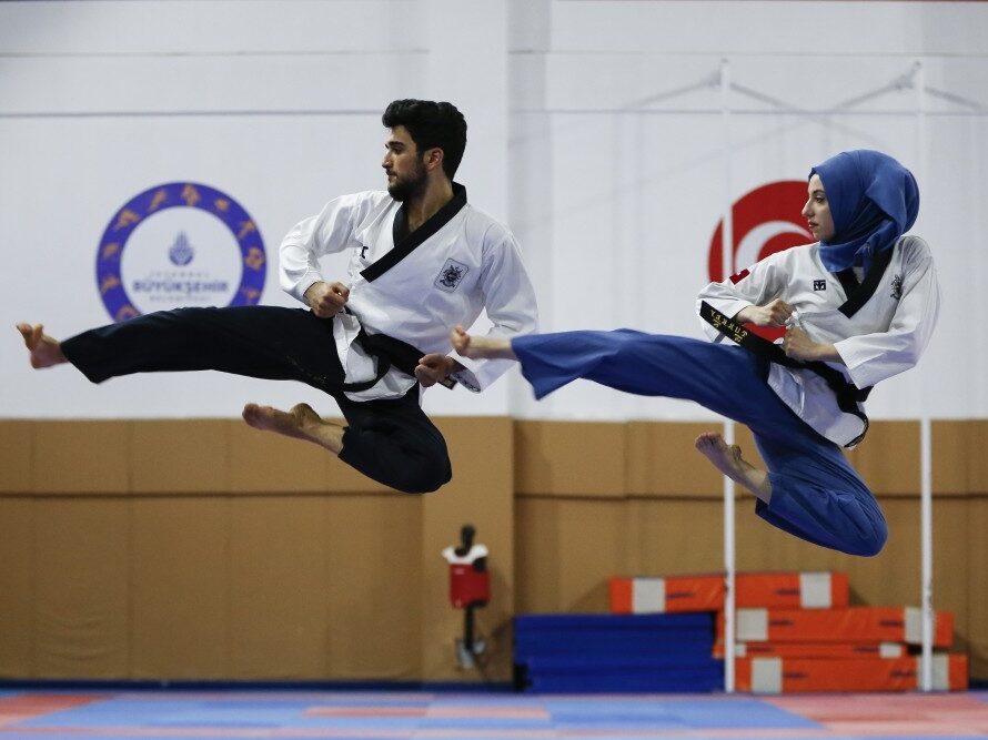 https://www.mdspor.com.tr/wp-content/uploads/2021/12/taekwondo-dersi-e1640346448969.jpg